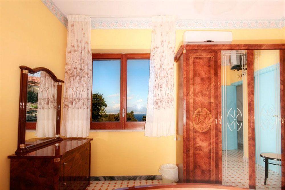 Hotel Cavour Półwysep Sorrentyński Zewnętrze zdjęcie