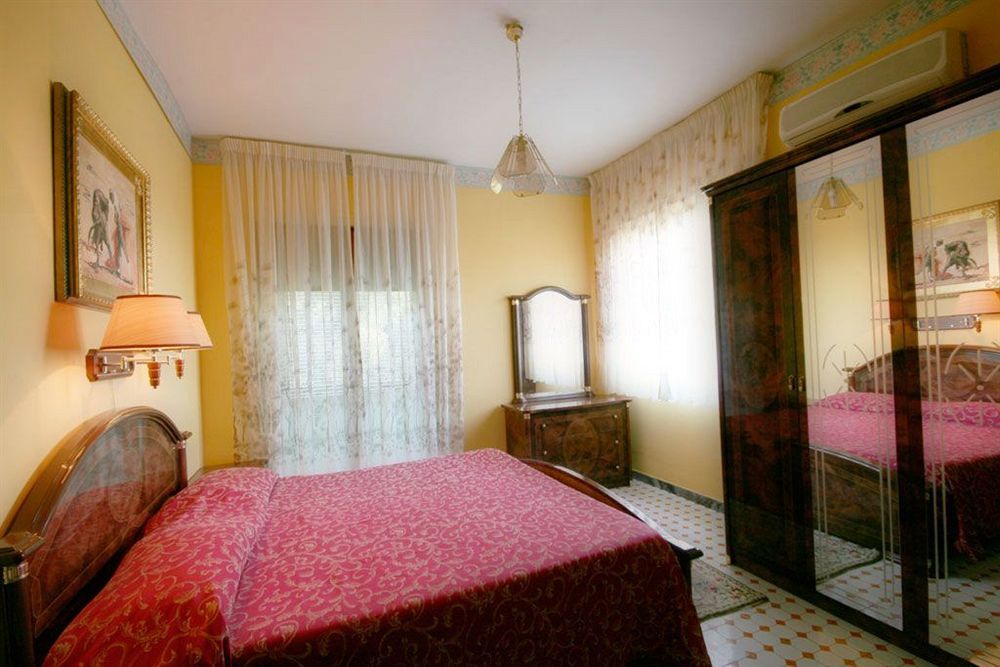Hotel Cavour Półwysep Sorrentyński Zewnętrze zdjęcie