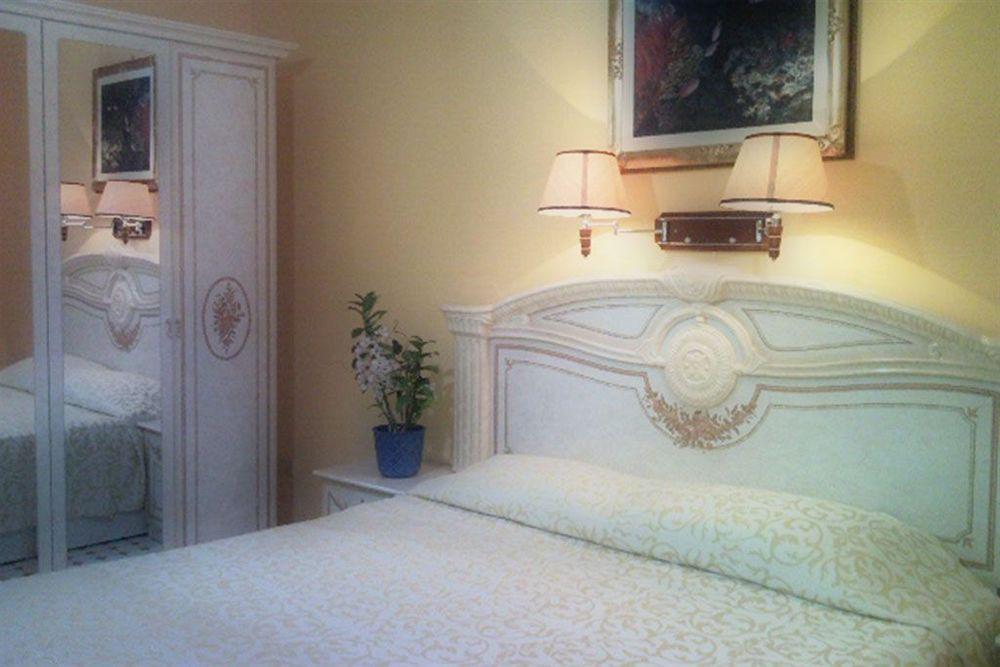 Hotel Cavour Półwysep Sorrentyński Zewnętrze zdjęcie