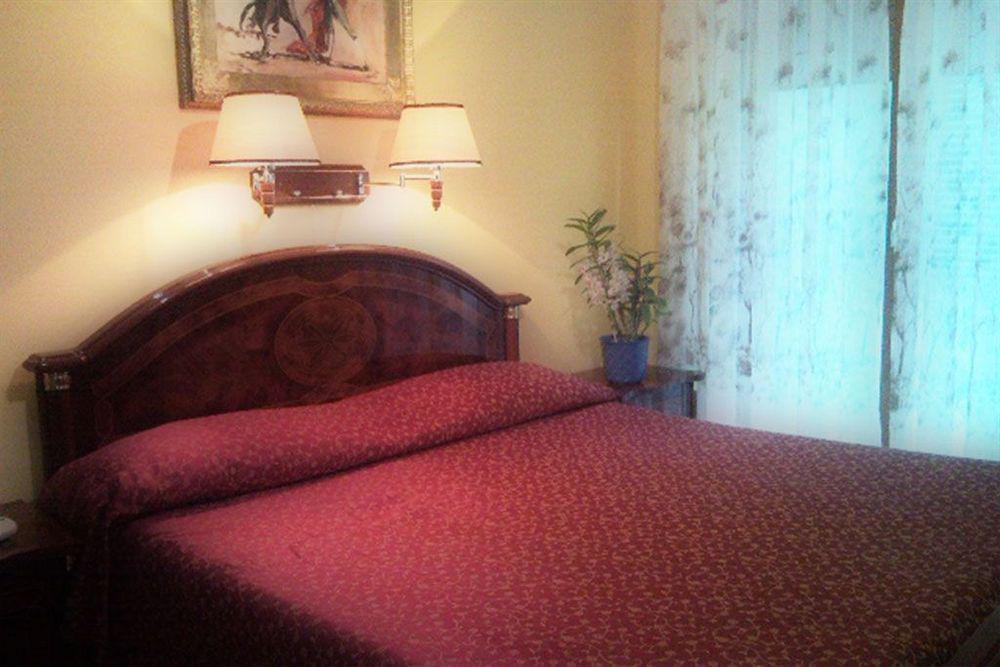 Hotel Cavour Półwysep Sorrentyński Zewnętrze zdjęcie